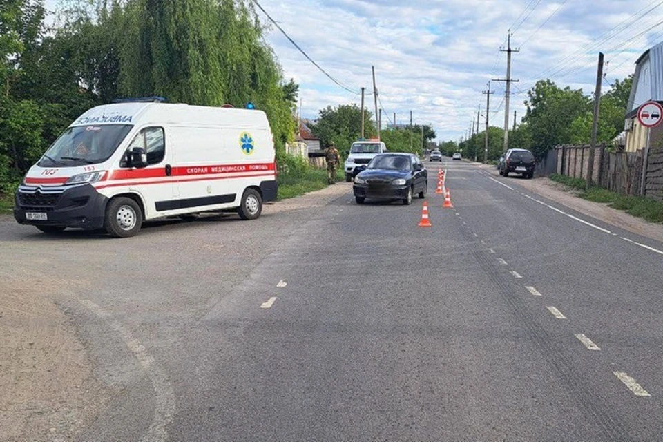 14 мая примерно в 17:30 в Старобельске 53-летний водитель автомобиля Daewoo Lanos сбил 17-летнего парня. Фото - УГИБДД МВД по ЛНР