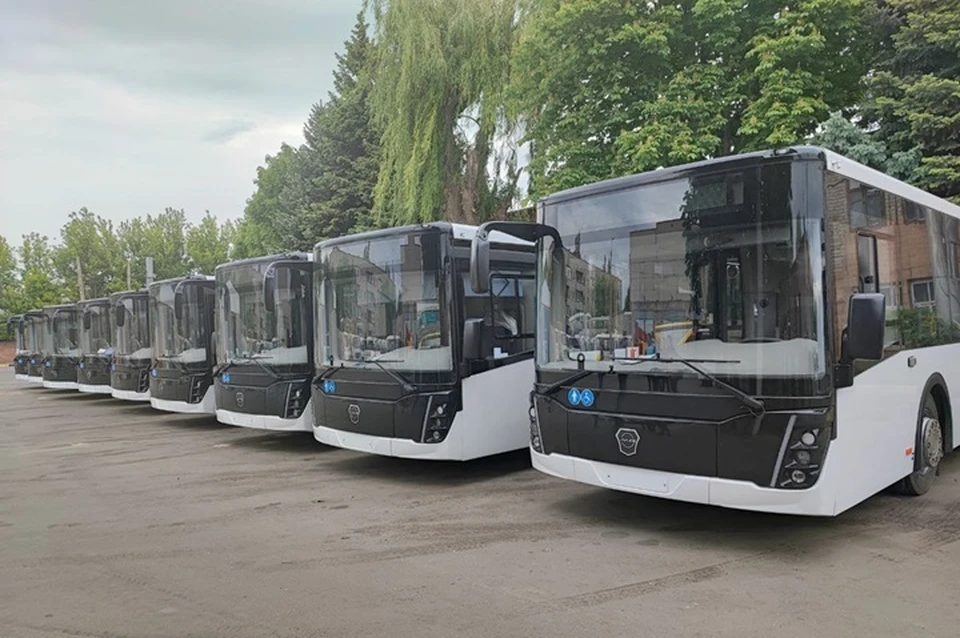 «Луганскгортранс» получит девять пассажирских автобусов марки ЛИАЗ. Фото - правительство ЛНР