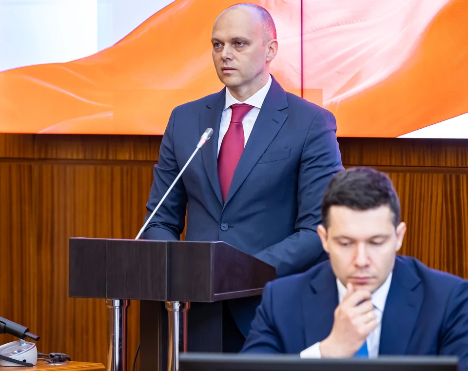 Алексей Беспрозванных теперь уже официально принял эстафету от Антона Алиханова на посту главы региона. Впрочем, с приставкой «врио».