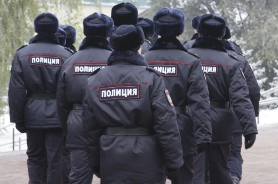 Как утверждает автор ролика, ситуация произошла во дворе дома по адресу Шукшина, 2
