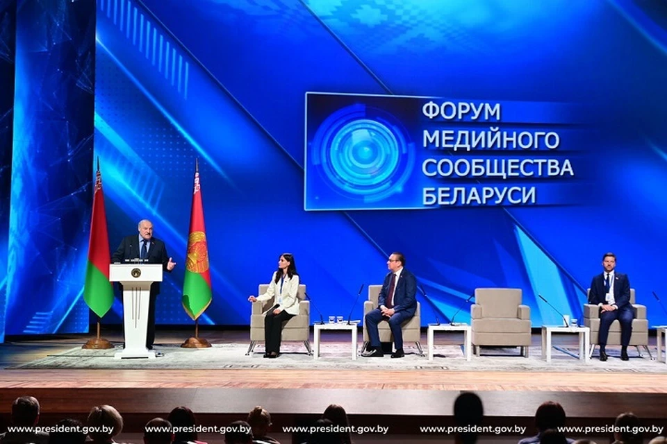 Лукашенко сказал о своей реакции на критические материалы в СМИ. Фото: president.gov.by.