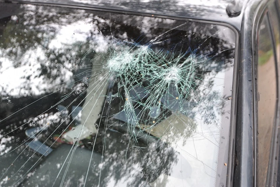Мужчина разбил три внедорожника на автобазе правительства в Магадане