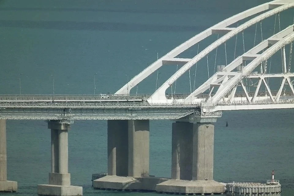 В очереди перед Крымским мостом стоят 762 авто с обеих сторон