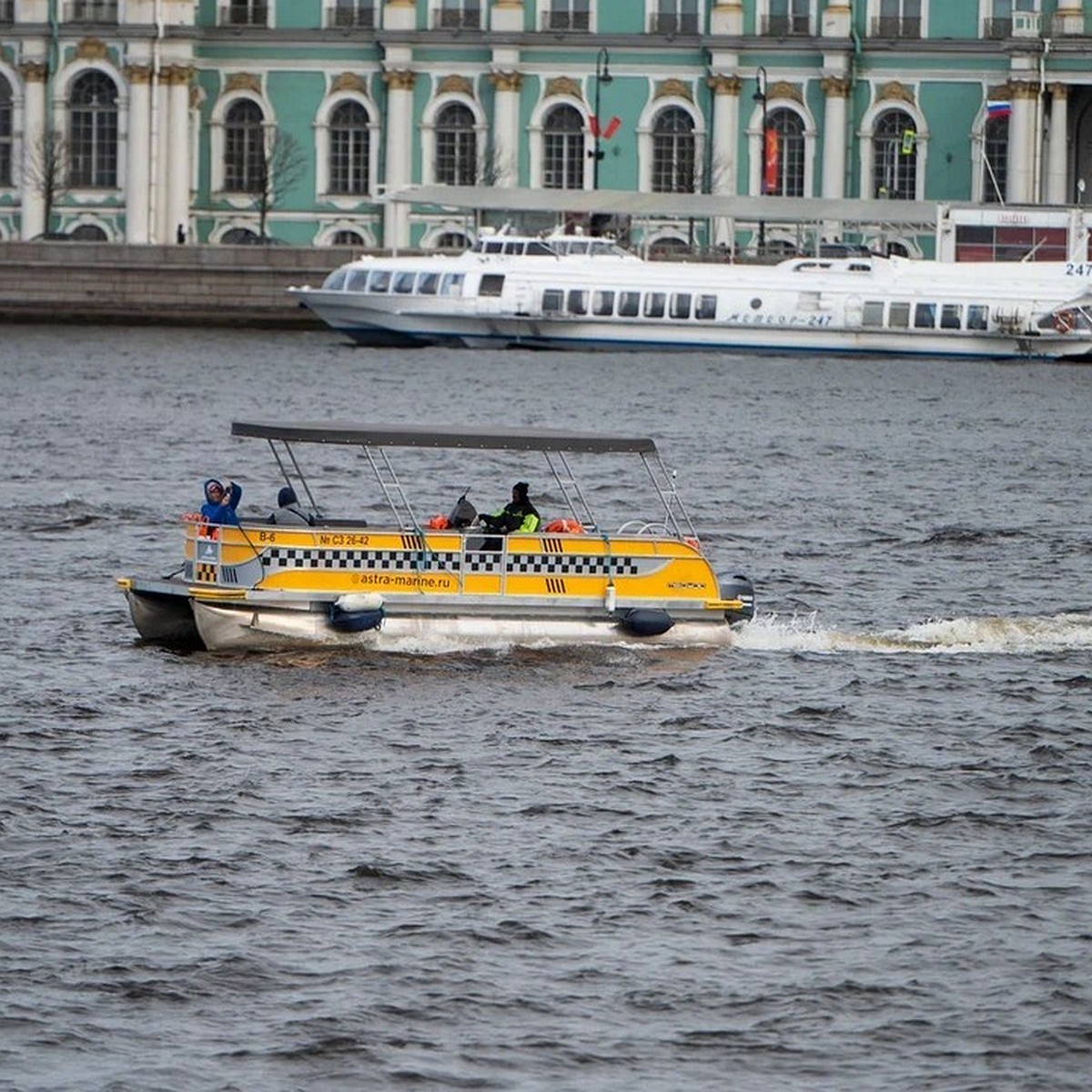 Водное такси запустят от Крестовского острова до Парка 300-летия Петербурга  - KP.RU