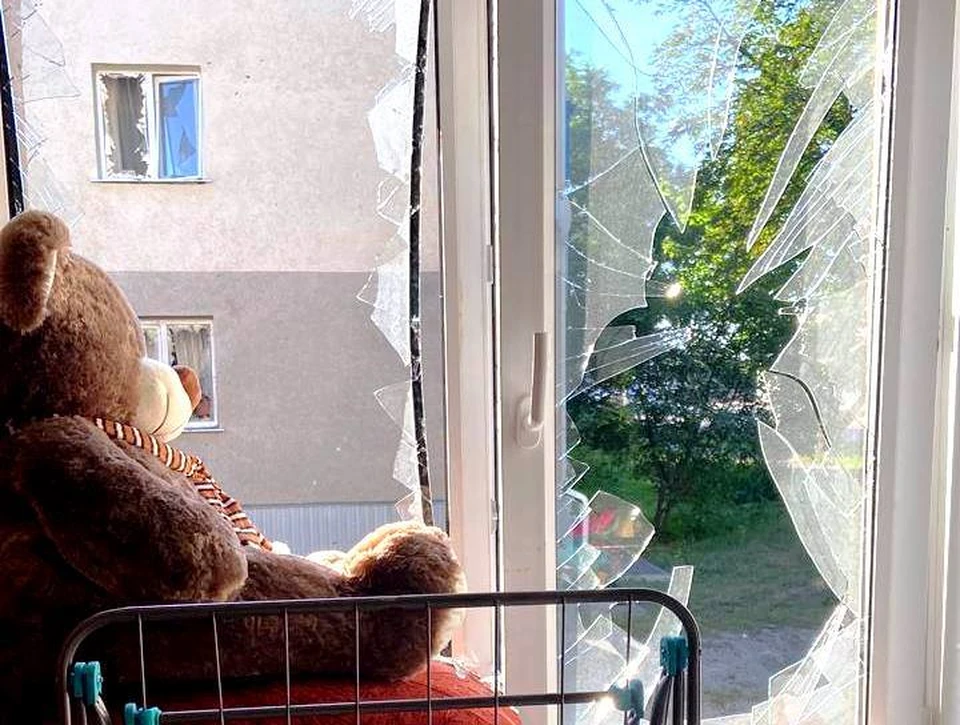 Частный дом и автомобиль повреждены в белгородском селе после взрыва FPV-дрона.