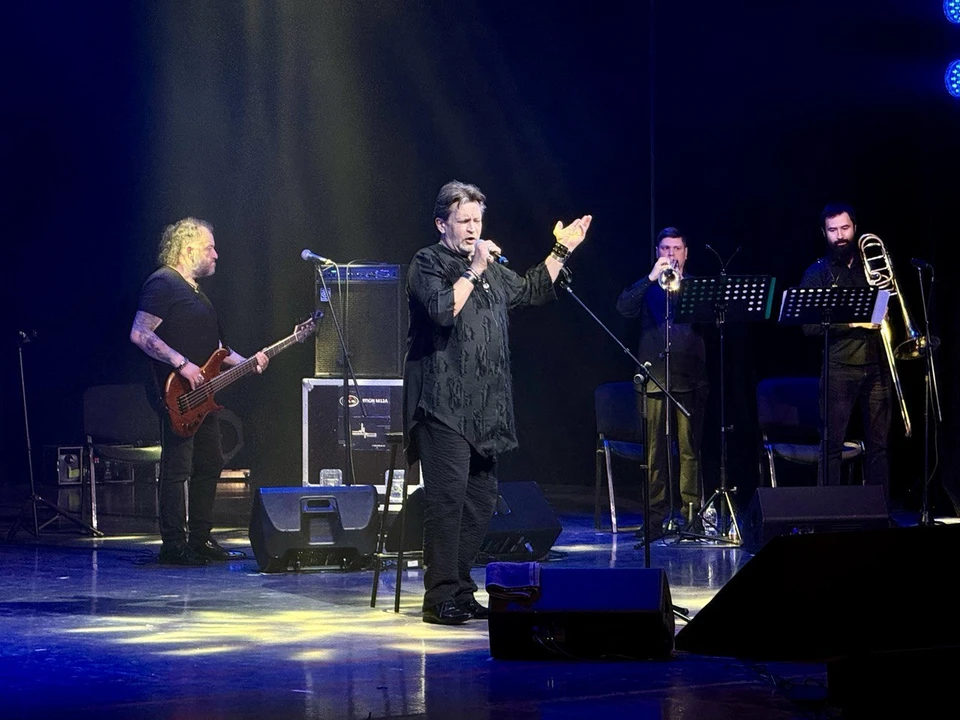 Творческий вечер Александра Домогарова и рок-группы «БамБей» «Всего 60!» стал частью церемонии закрытия кинофестиваля