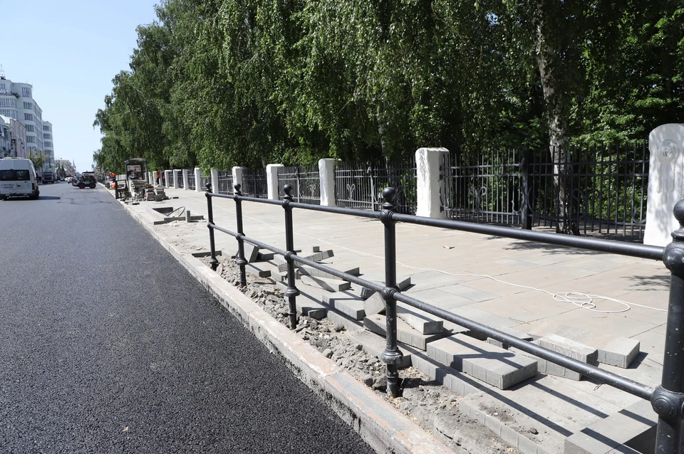 Работы по озеленению улицы Куйбышева собираются закончить осенью / Фото: администрация Самары
