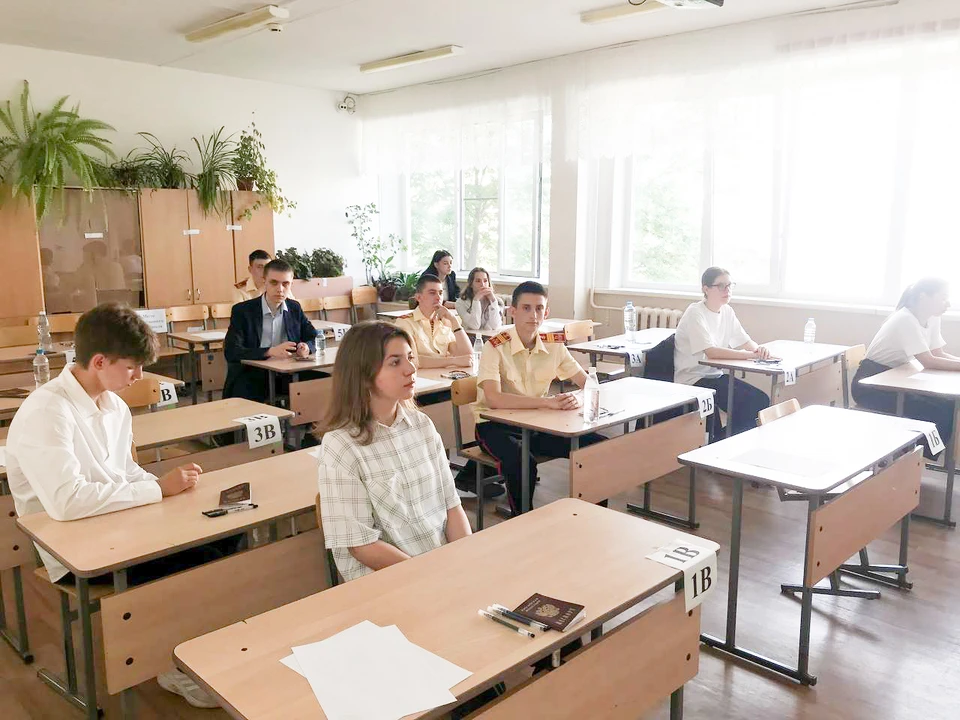 В Ульяновске 1,5 тысячи выпускников сдали ЕГЭ по физике и обществознанию | ФОТО: администрация Ульяновска
