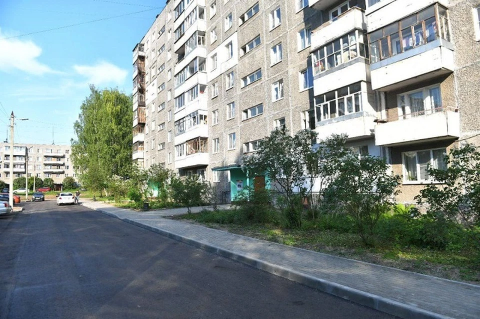 Закончен ремонт двора в Заволжском районе Ярославля.