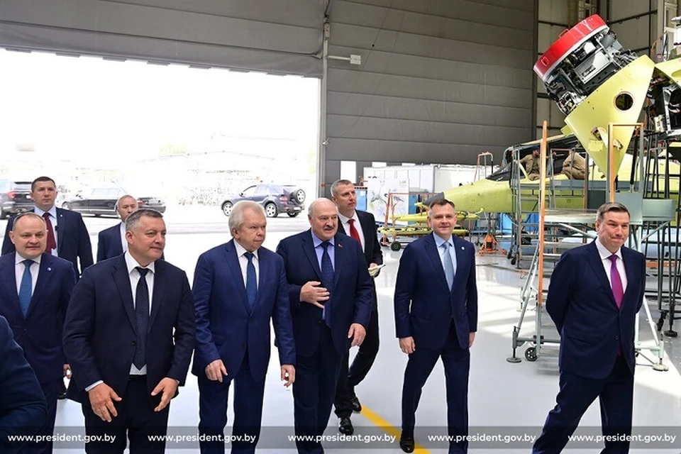 Лукашенко посетил Иркутский авиационный завод, который стремится расширить кооперацию с Беларусью. Фото: president.gov.by.
