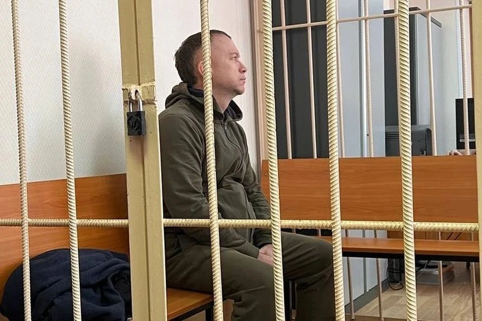 Бывшему борцу с коррупцией в Новосибирске продлили срок содержания под стражей.