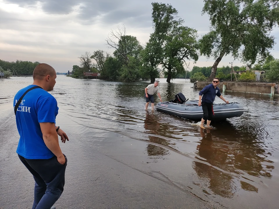 Сальдо заявил, что после победы в СВО восстановить Каховскую ГЭС не составит труда. На фото: затопленные жилые дома после разрушения плотины.