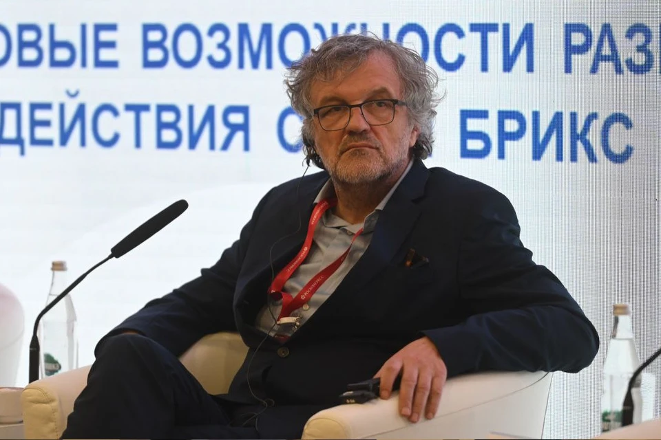 Эмир Кустурица выступил на ПМЭФ-2024.