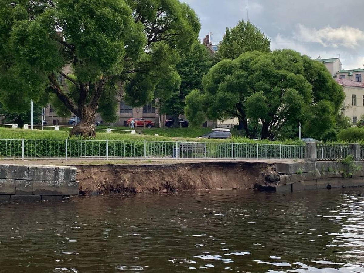 Часть городской набережной обвалилась в центре Выборга - KP.RU