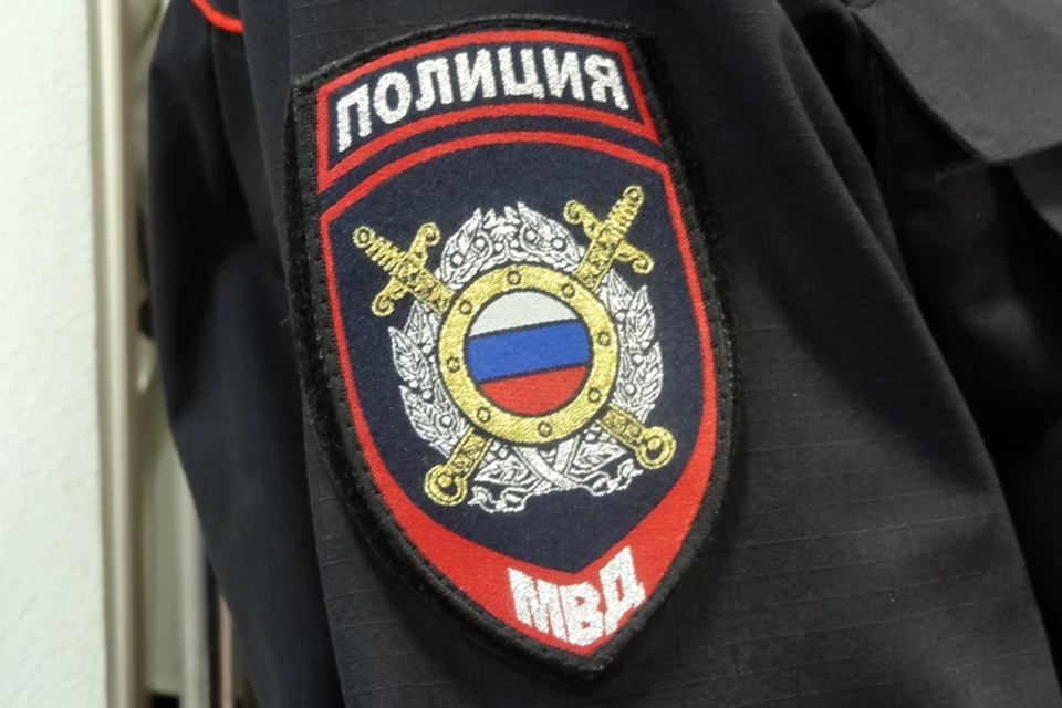 В Ханты-Мансийске полицейские нашли мужчину, который разбил лобовое стекло на чужом автомобиле