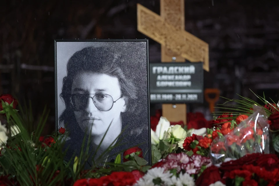 Вдова и дети Градского опять не договорились о памятнике на его могиле. Фото: Владимир Гердо/ТАСС