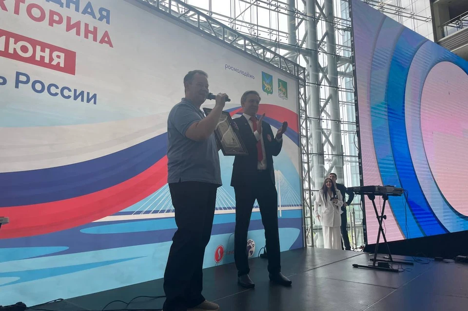 Всего проверить свои знания решили 30 команд.