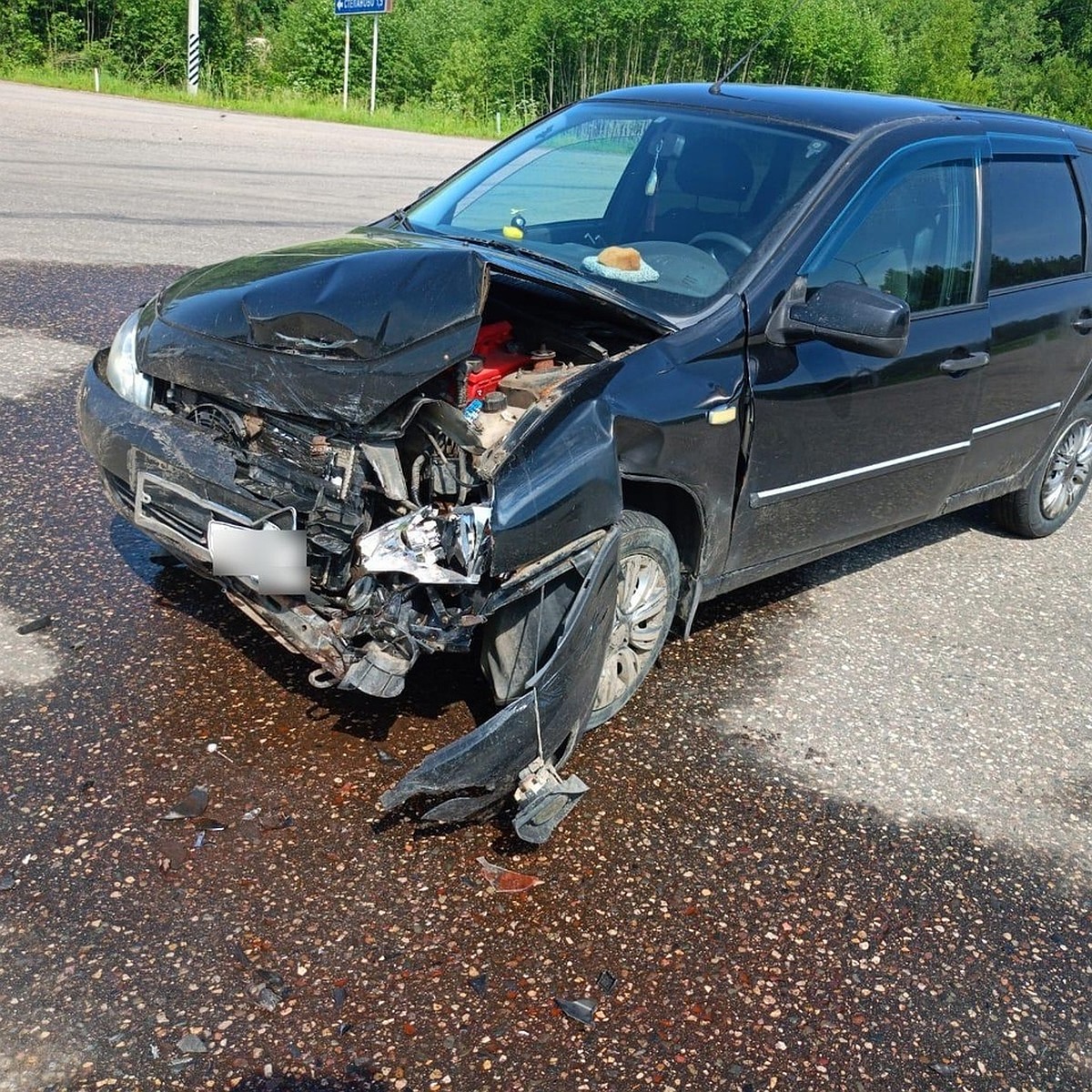 В Костромской области автоледи забыла о ПДД и пострадала в аварии - KP.RU