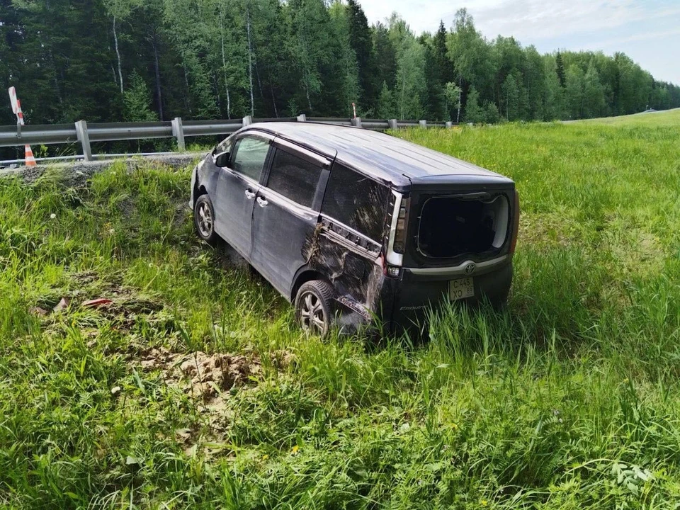 42-летний отец едва не угробил 1,5-годовалую дочь и жену на трассе под Тюменью