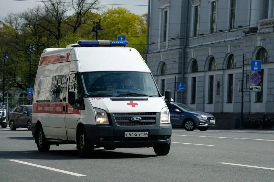 В Петербурге шестилетний мальчик пострадал из-за самокатчика.