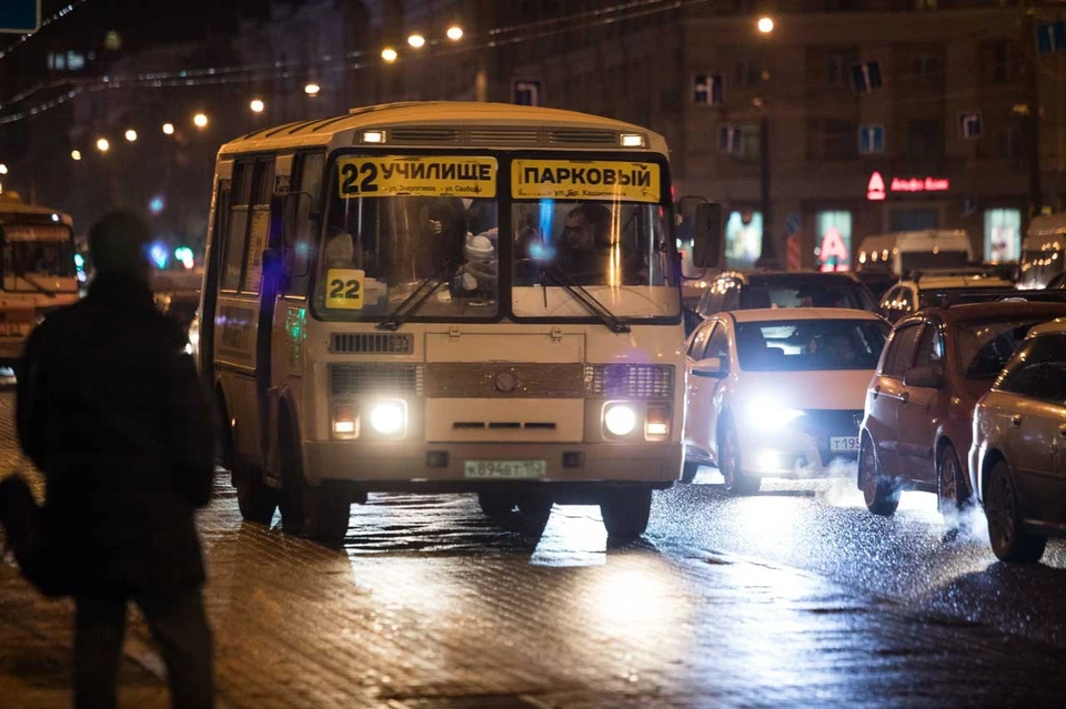 Две маршрутки увезли на спецстоянку