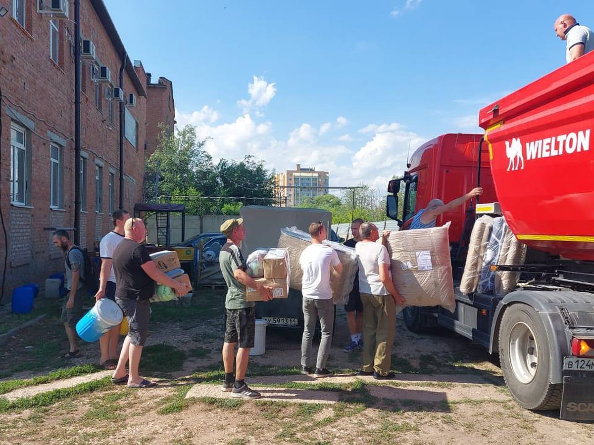 Энгельсское «Боевое Братство» вновь отправилось в зону СВО для доставки  гуманитарной помощи - KP.RU