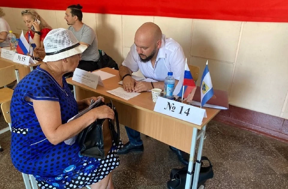 Мобильная приемная губернатора Херсонской области Владимира Сальдо рассмотрела обращение 50 жителей Нижнесерогозского округа. ФОТО: тг-канал Владимира Сальдо