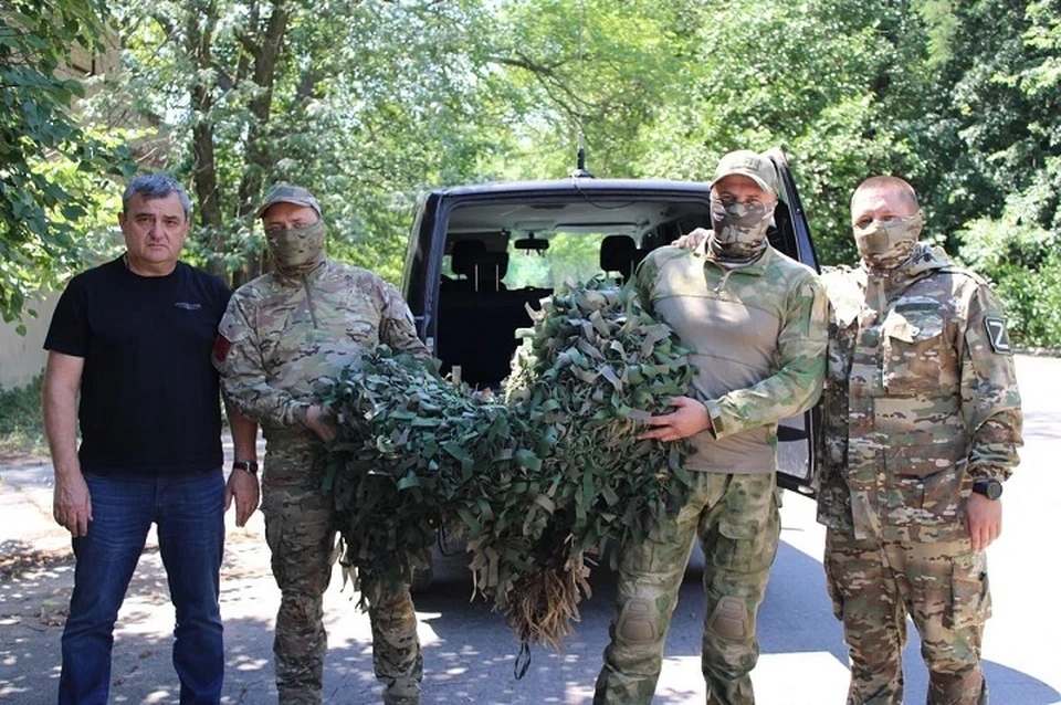 Для российских военнослужащих, оберегающих рубежи Запорожской области, передали маскировочные сети. ФОТО: тг-канал Сергея Золотарева