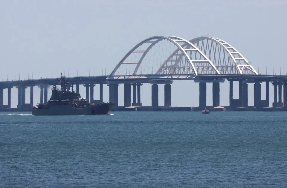 Движение по Крымскому мосту перекрыли 23 июня