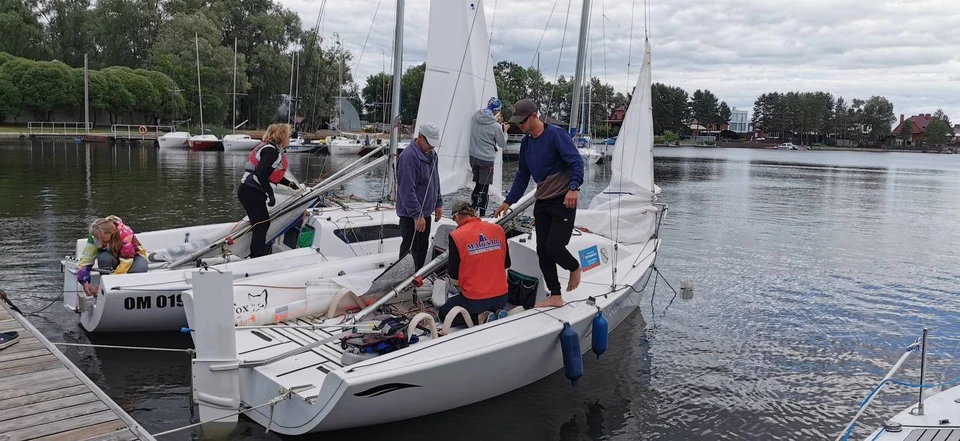 На соревнования по парусному спорту в Ульяновской области приехали более 100 яхтсменов. Фото группа ВК Семь ветров