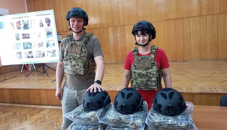 В Новороссийске врачам скорой помощи выдали бронежилеты и каски