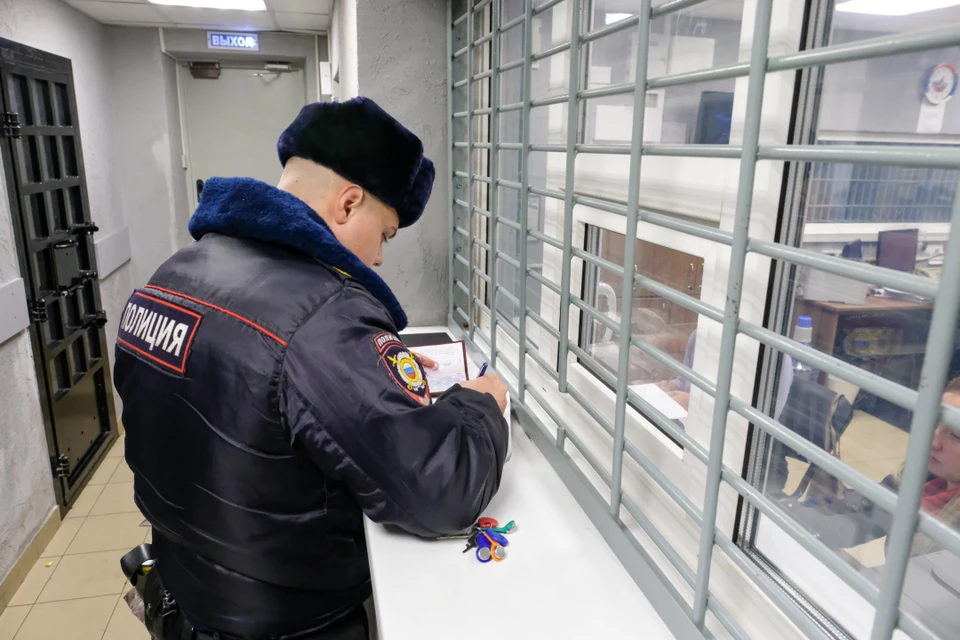 У пострадавших также отобрали дорогостоящие гаджеты.