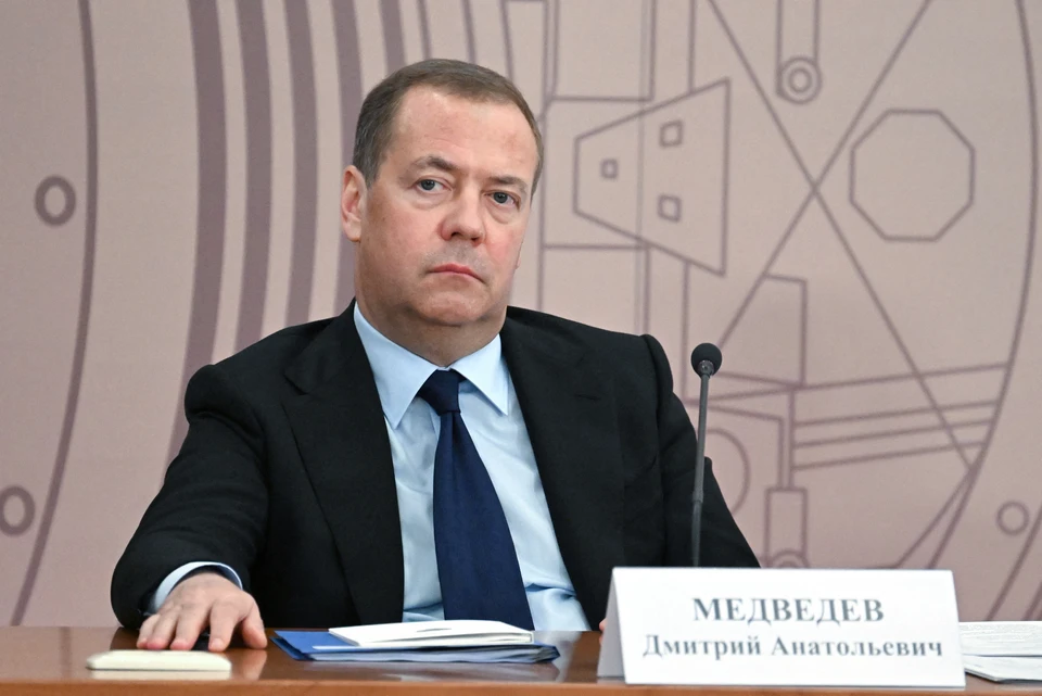Медведев: Спецоперация соответствует международному праву как случай самообороны