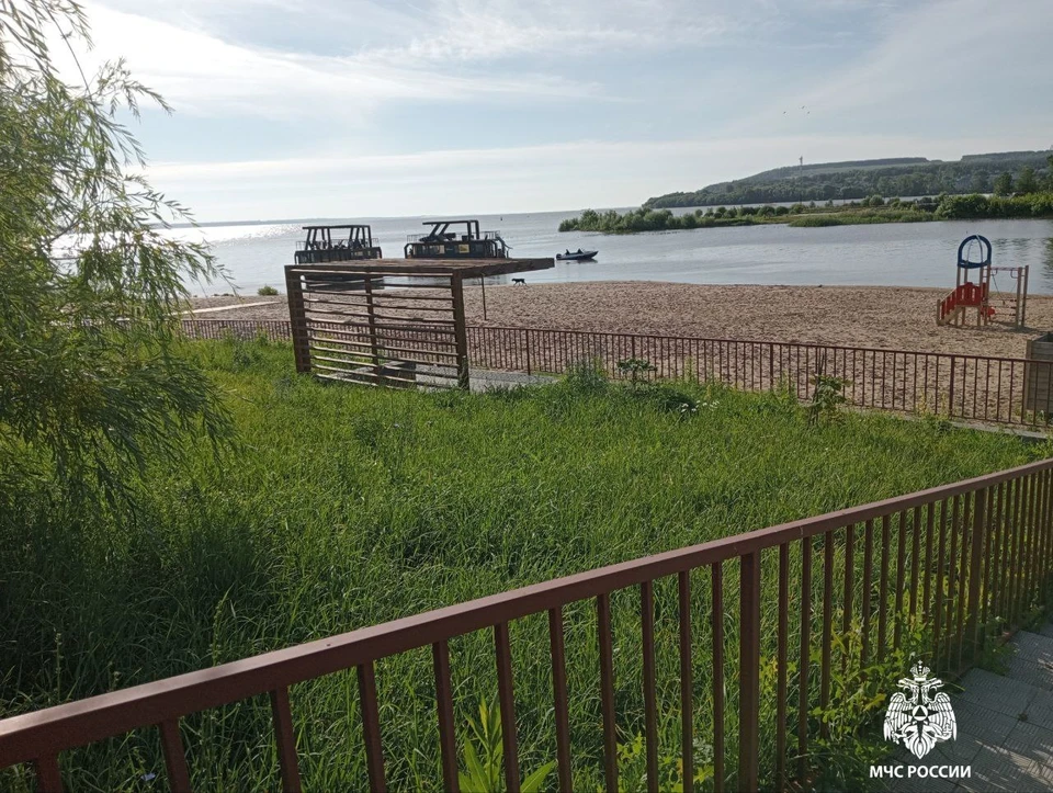 Ульяновские спасатели помогли «жильцам» двух «домов на воде». ФОТО: тг-канал МЧС УО