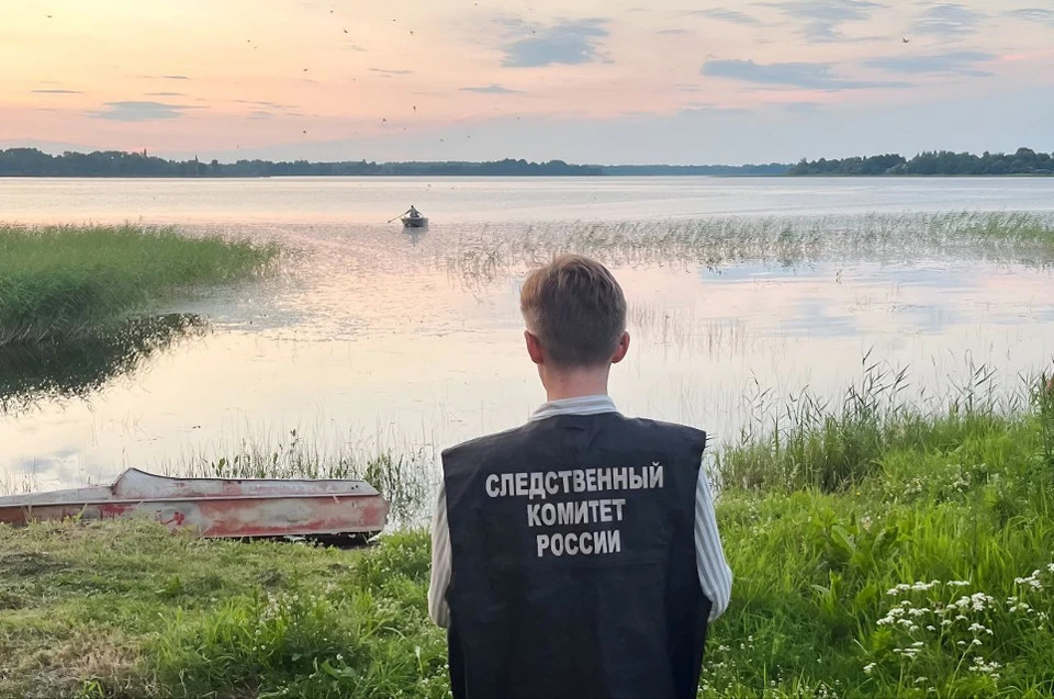 Следователь осмотрел место, где нашли тело. Фото: СУ СК РФ по Тверской области
