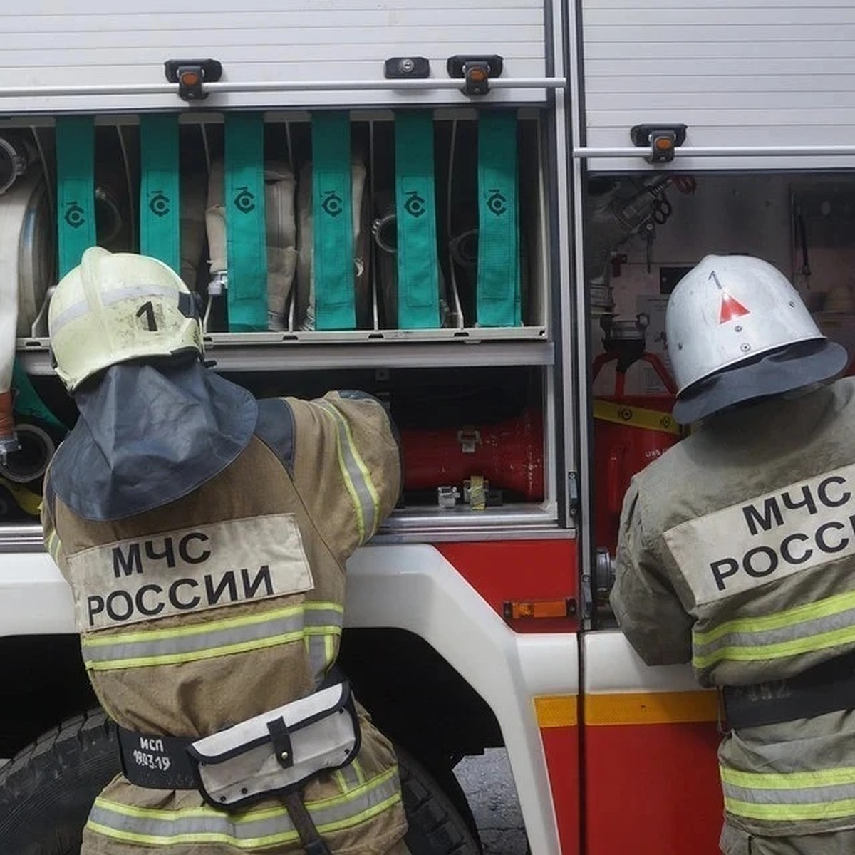 Башенный кран загорелся на стройке у станции метро «Водный стадион» в  Москве - KP.RU