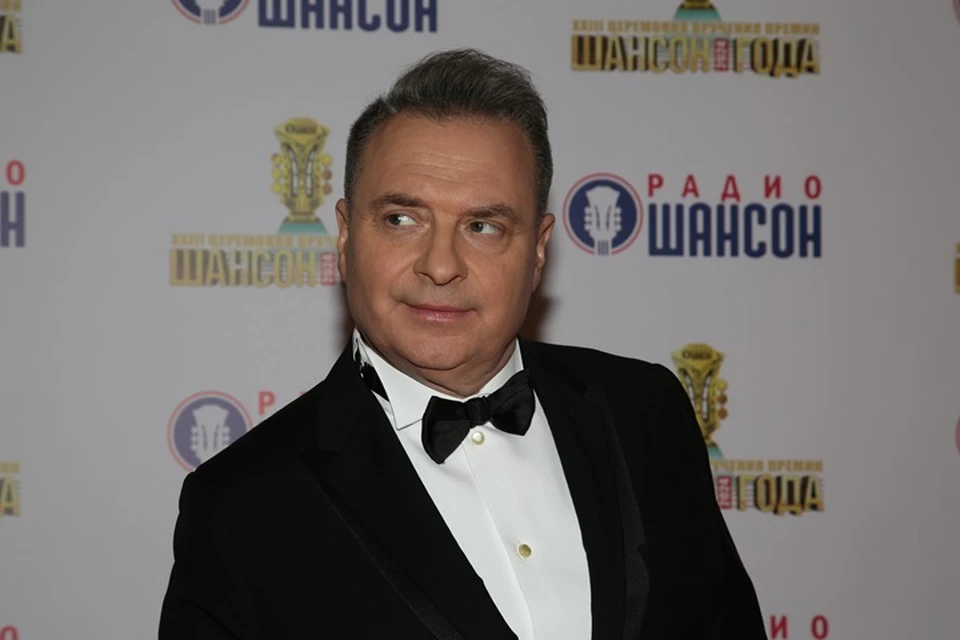Добронравов является певцом, композитором и продюсером.