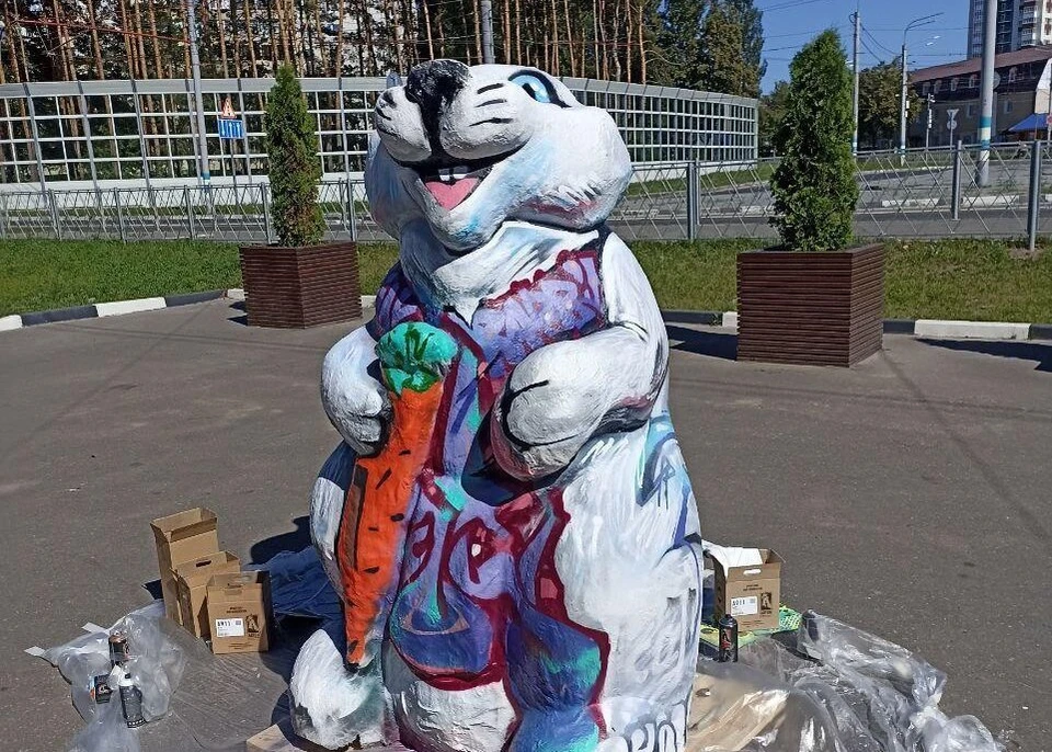 В Ульяновске граффити-художники расписали по-новому фигуру зайца. ФОТО: Центр по благоустройству и озеленению Ульяновска