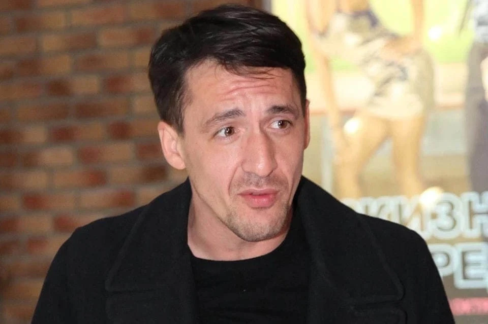 Сбежавший из РФ актер Смольянинов* оставил долг в 164 тысячи рублей по кредитам