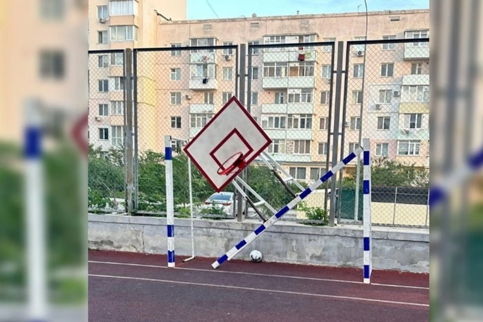 Ворота находятся в плачевном состоянии. Фото: Татьяна Захарова-Шеина