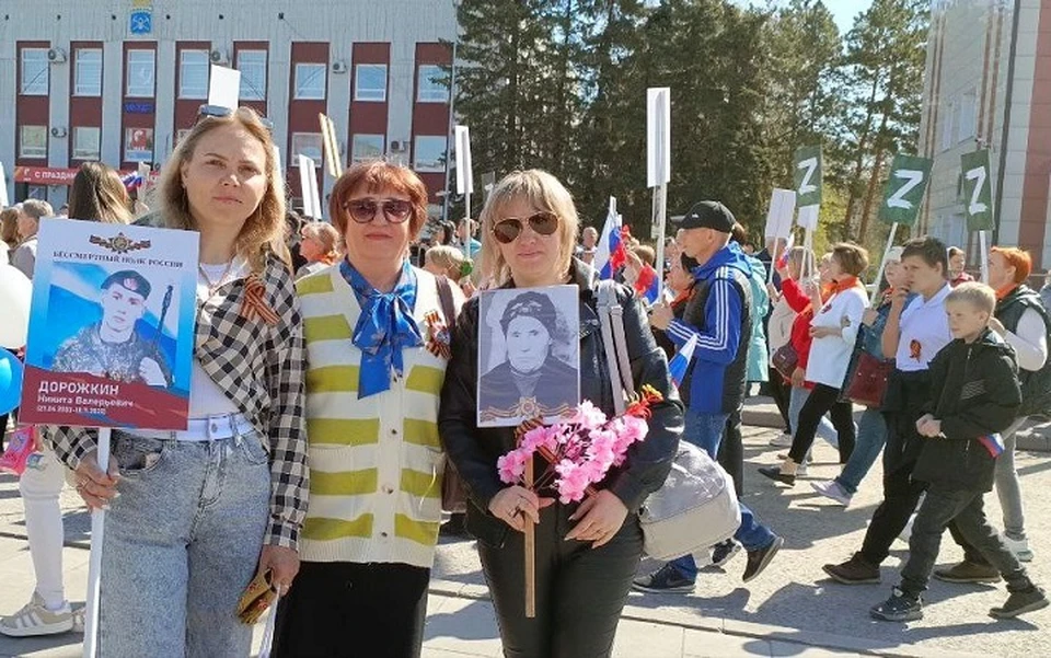 Лариса Кривоконева, Светлана Чебанова, Анастасия Тимошина - организаторы волонтерской группы "Нас не сломить!". Фото - архив группы "Нас не сломить!"