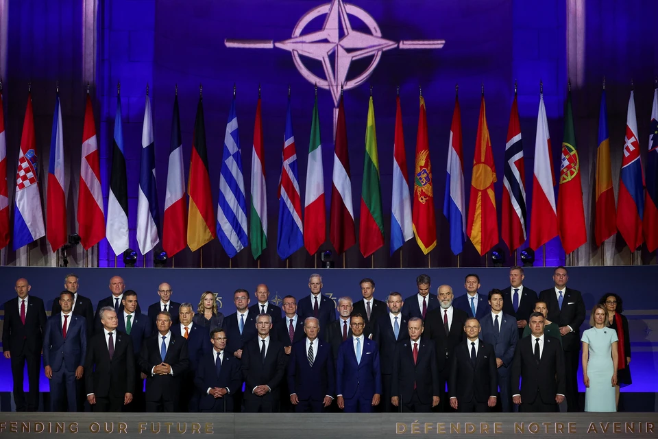 Юбилей с мыслью о скорых похоронах - так можно назвать саммит НАТО, который открывается в Вашингтоне