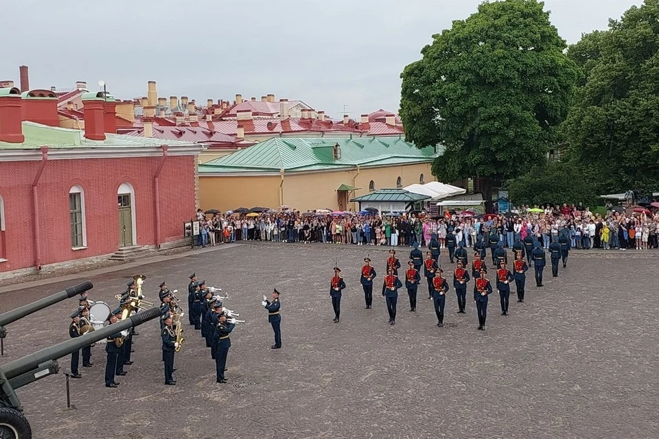 В Петропавловской крепости возобновляется церемония развода почетного караула. Фото: пресс-служба Музея истории Петербурга