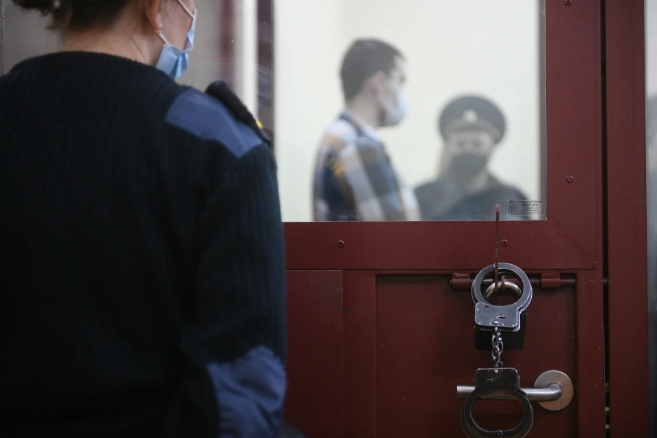 В Москве арестовали педофила, пристававшего к 13-летней девочке в подъезде