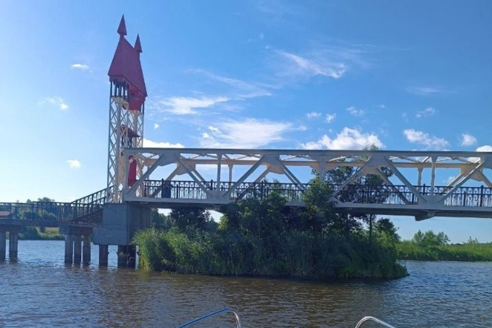 Остров закрепили на тросы. Фото: vk.com/pssur