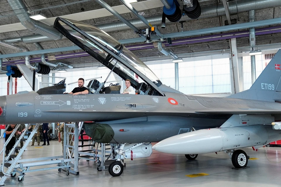 Зеленский надеется на перелом в конфликте благодаря поставке F-16
