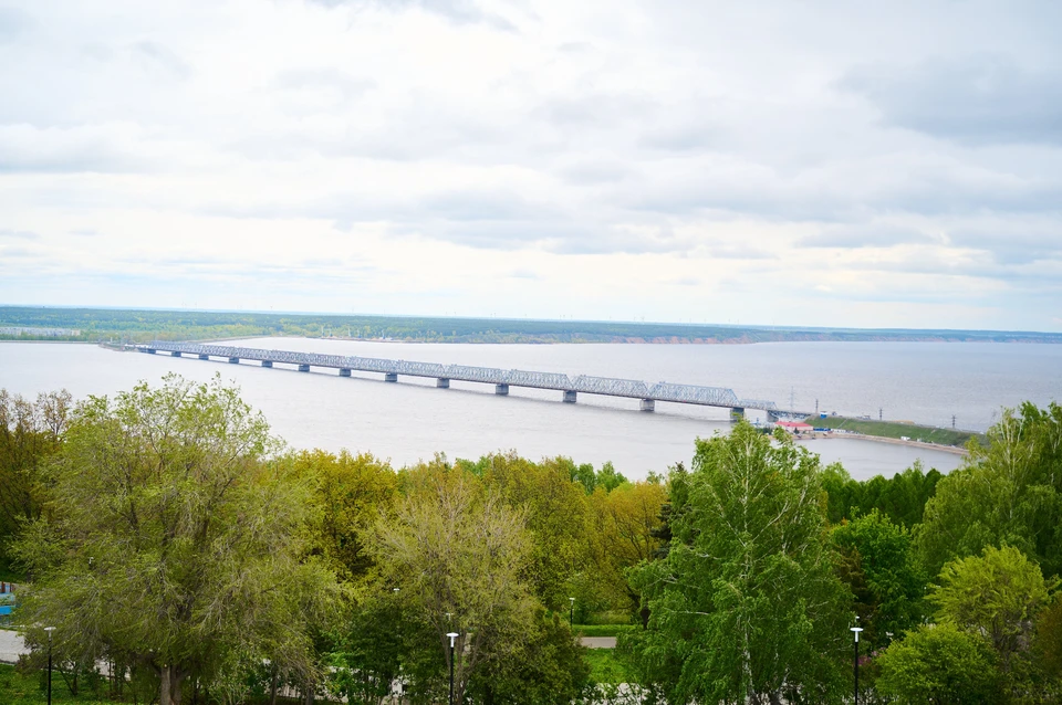 Ульяновцы сообщают, что на мосту временно было введено реверсивное движение. Фото архив КП-Ульяновск