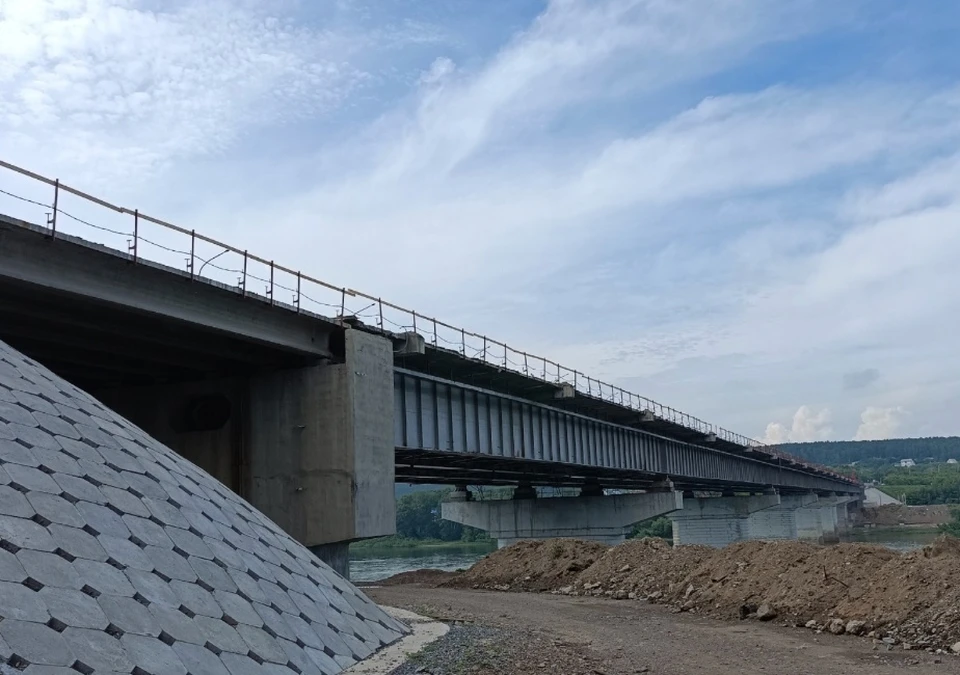 На Притомском путепроводе уже демонтированы балки. Фото: 2ГИС