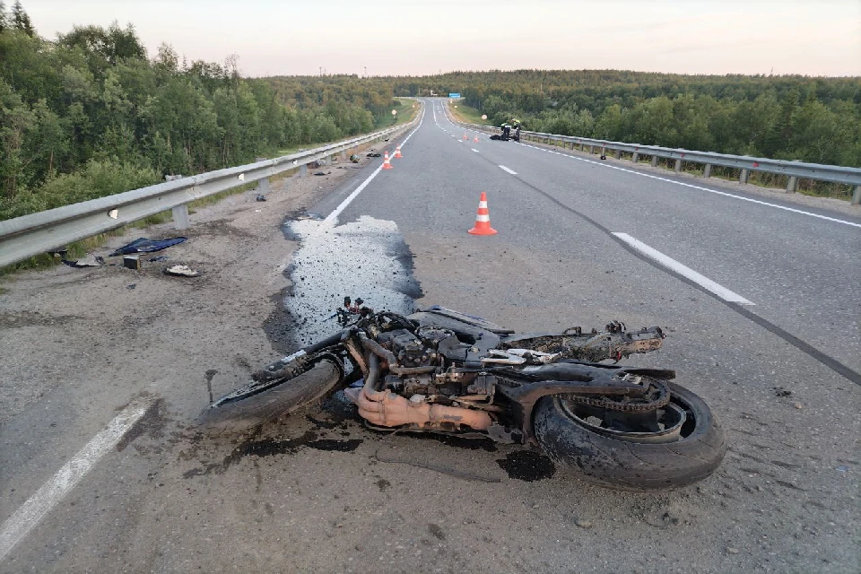 Один мотоциклист погиб на месте до приезда скорой помощи. Фото: УГИБДД по МО