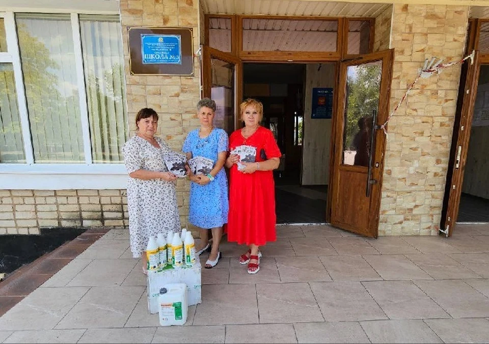 В школы Скадовска Херсонской области доставили гуманитарную помощь. ФОТО: тг-канал Александра Дудки